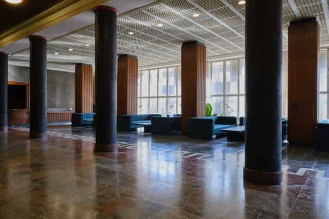 FOYER