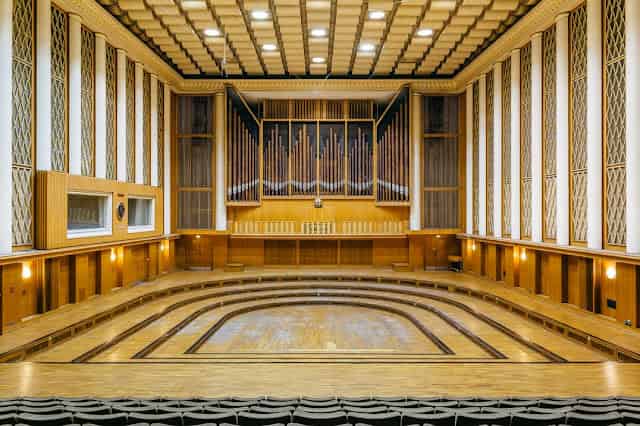 FOYER