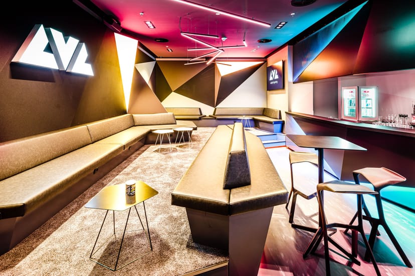 Red Bull Lounge in Berlin: vibrant event space with modern design for meetings and gatherings.