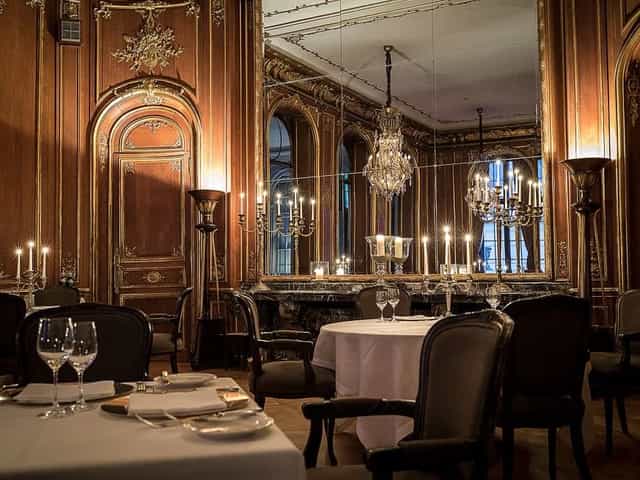Schlosshotel Berlin by Patrick Hellmann