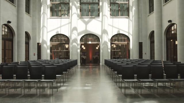 Glass-topped hall