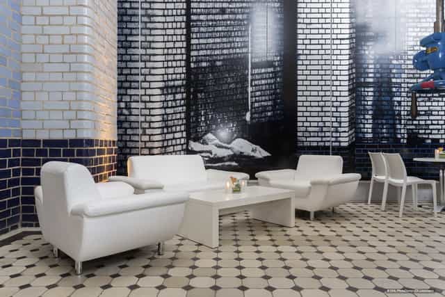Modern lounge in Turbinenhalle Berlin, perfect for networking at events.