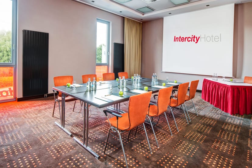 Function room at Tek Dream Event with modern setup for corporate meetings and workshops.