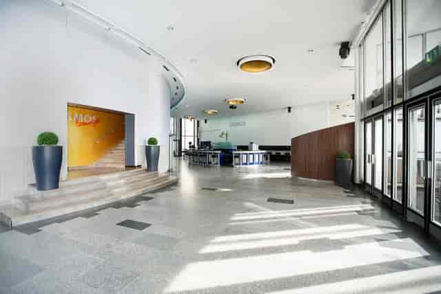 Spacious KOSMOS foyer, modern design for corporate meetings and social events.