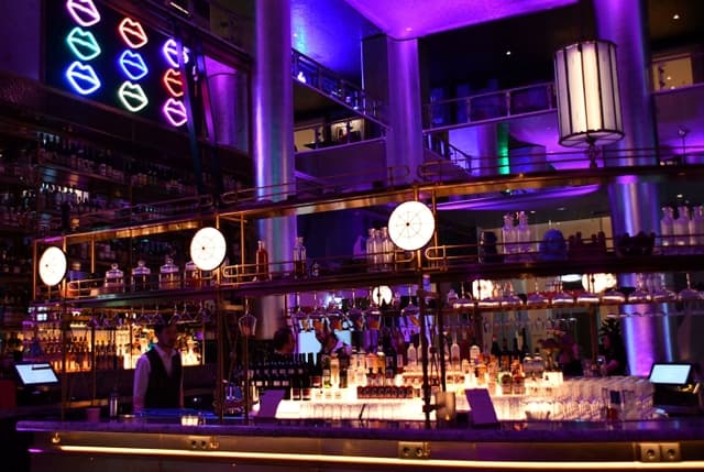 Bar