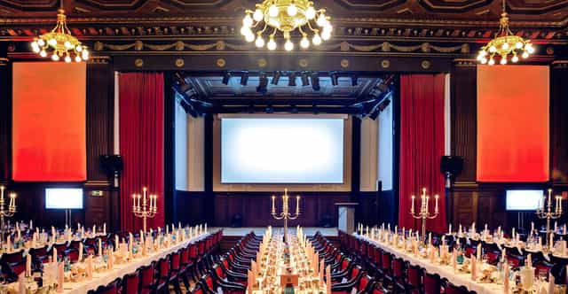 Elegant banquet hall in Meistersaal Berlin, perfect for corporate events and gatherings.