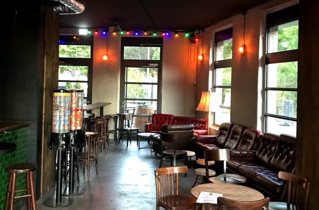 Cozy bar venue in Berlin for networking events and casual meetings.