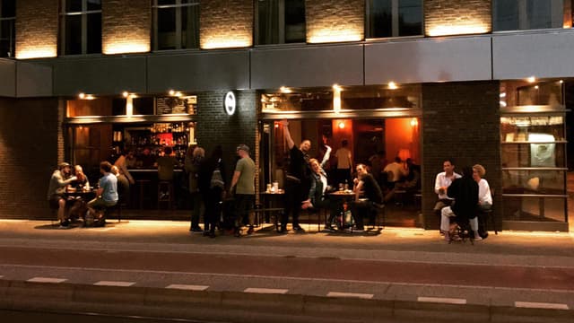Bar