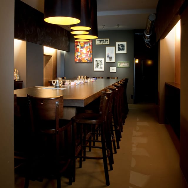 Modern bar in Buck and Breck, perfect for private events and cocktail receptions.