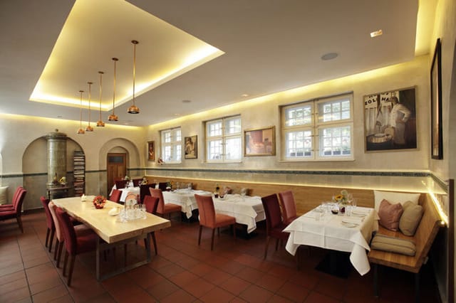 Elegant restaurant space at Rutz Zollhaus for intimate meetings and celebratory events.