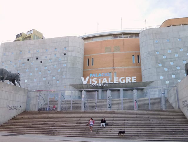 Palacio Vistalegre exterior, modern venue for conferences and exhibitions.