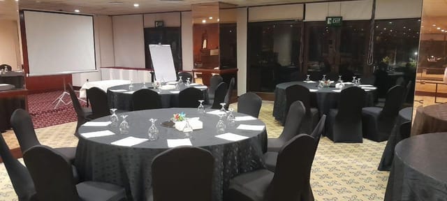 Indus Hall at Avari Hotel Lahore, elegant meeting room set for seminars and workshops.