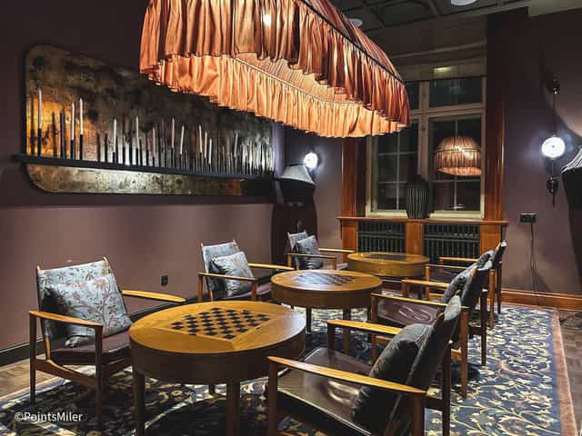 Elegant meeting space in Villa Copenhagen, ideal for intimate gatherings and brainstorming.