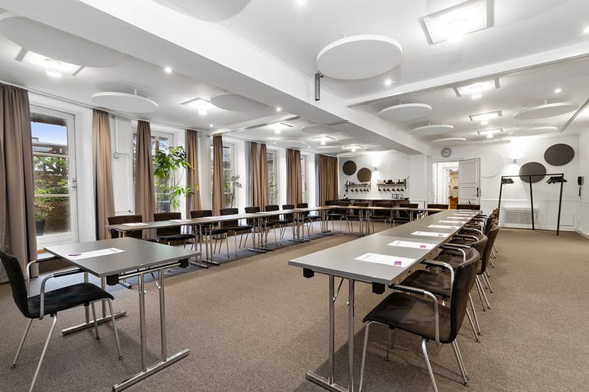 Meeting room at Hotel Kong Arthur, U-shaped setup, ideal for workshops and conferences.