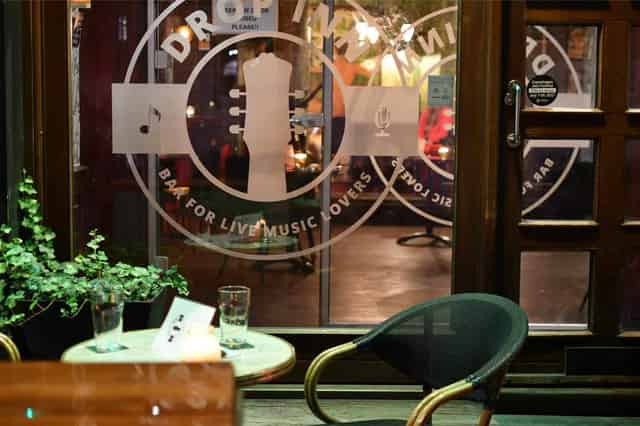 Live music bar
