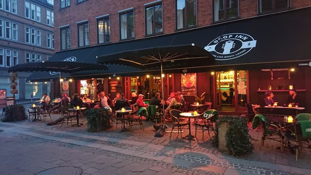 Live music bar