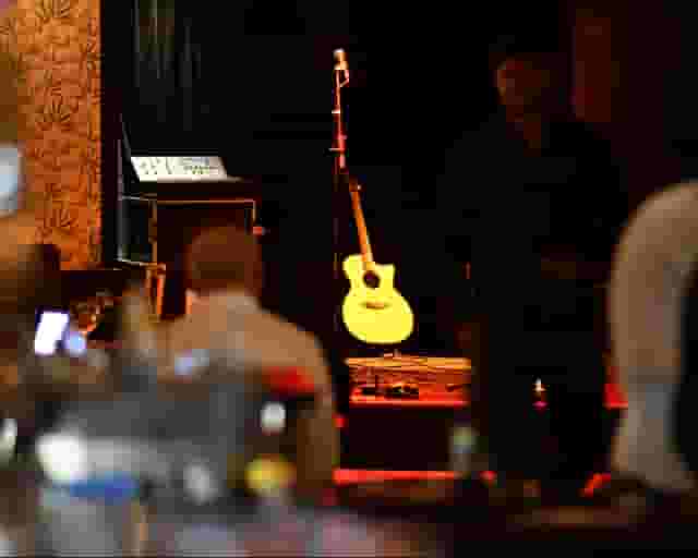 Live music bar
