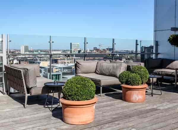 Tivoli Salonen rooftop terrace with modern seating, ideal for cocktail receptions and events.
