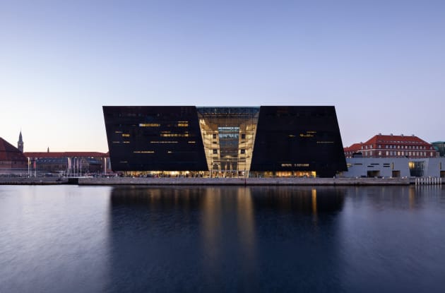 Rifbjerg at The Black Diamond: sleek venue reflecting on water for innovative events.