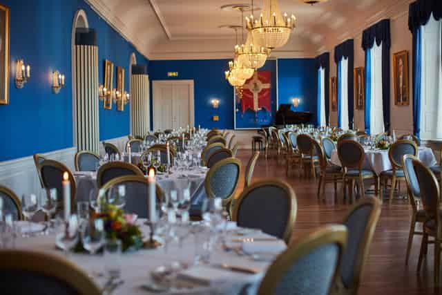 Banquet hall
