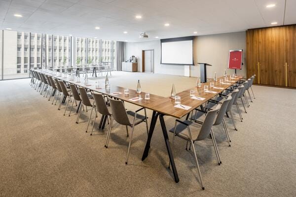 Meeting room at Nordatlantens Brygge with natural light for corporate events and workshops.