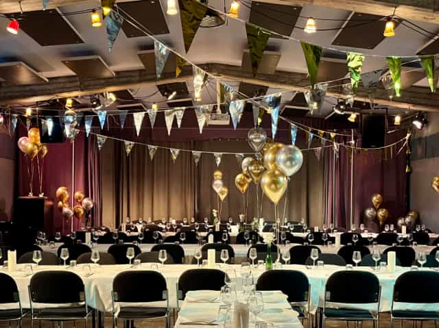 Elegant event space in H15 Kødbyen with festive decor for gala dinner or corporate event.