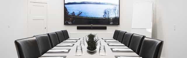 Modern conference room with lakeside view - ideal for meetings and events at Hotel Koldingfjord.