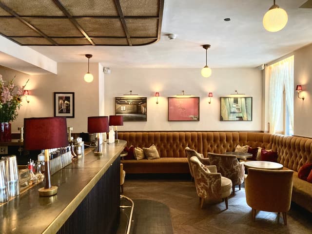 Bar