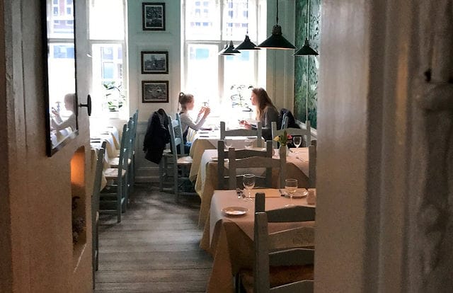 Intimate dining space at Ristorante San Giorgio, perfect for small meetings and networking events.