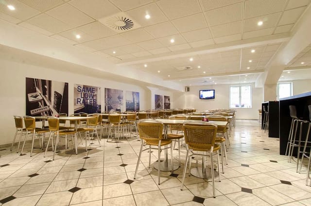 Modern event space at CABINN Aalborg, ideal for workshops and networking.