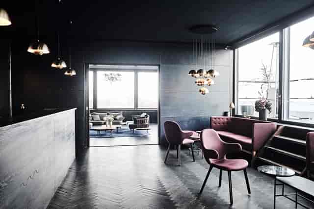 Sleek modern event space in Langelinie Pavillonen, perfect for networking and gatherings.