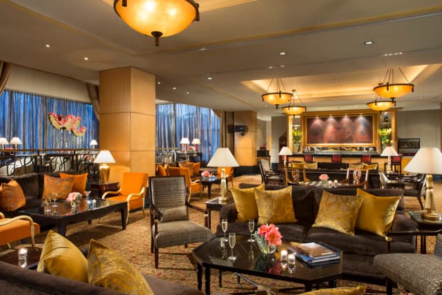 Cascade Lounge