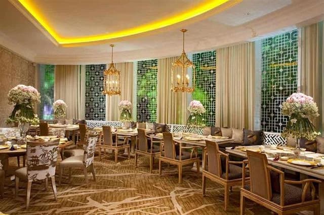 Cascade Lounge