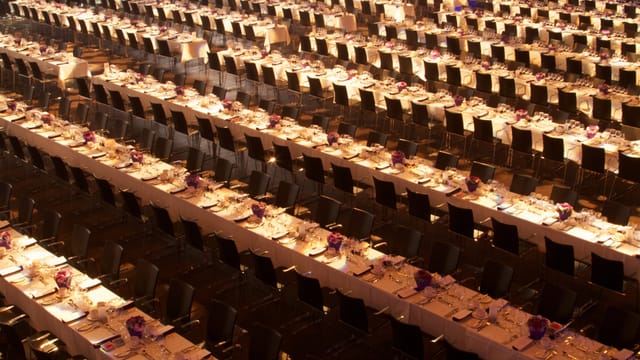 Elegant dining setup in Blomstersalen, perfect for galas and corporate events.