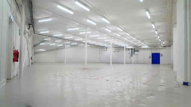 Spacious SCRUM Studios warehouse, ideal for corporate meetings and exhibitions.