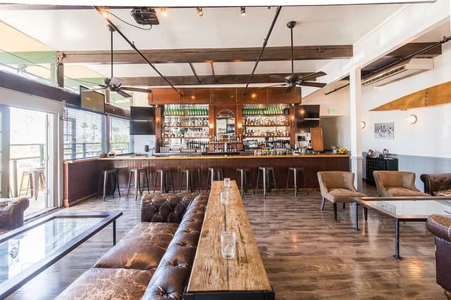 Chesterfield Lounge