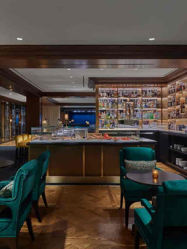 Elegant bar at The Georgetown Inn, ideal for meetings and networking events.
