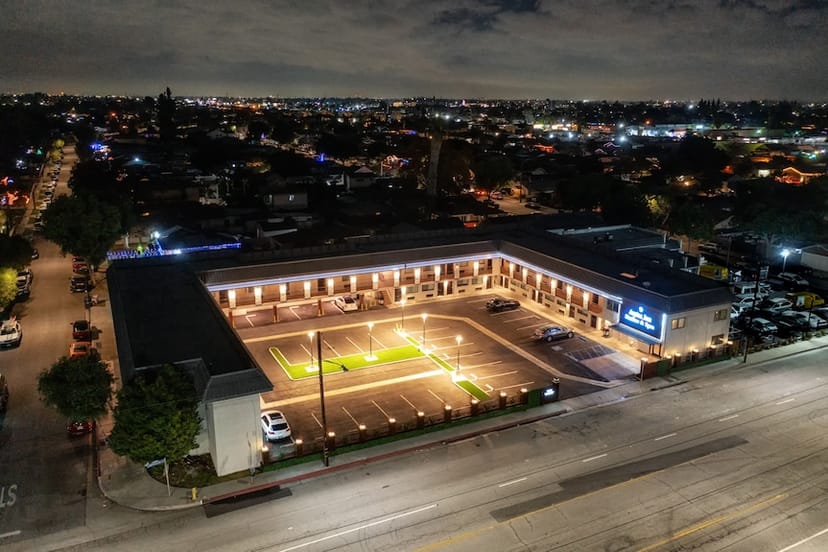 Aspire Inn Studios & Spas in Los ...