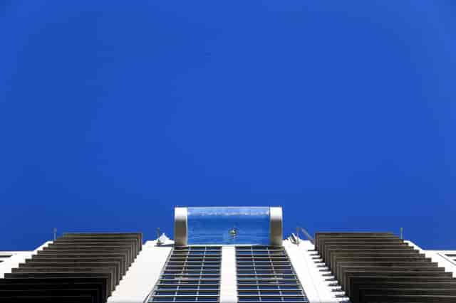 skyscraper pool at Market Square Tower
