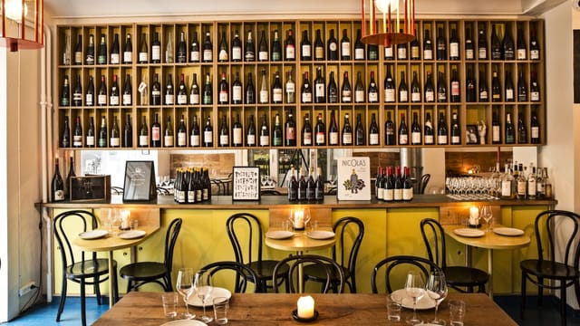 Wine and Mediterranean food at Bar'Vin ...