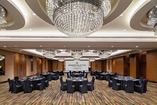 Elegant banquet hall at Sofitel Shanghai Hyland, perfect for upscale events and celebrations.