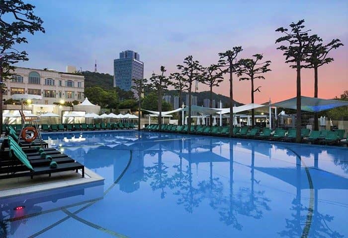 Private plunge pools at Banyan Tree Club & Spa Seoul for upscale events and receptions.
