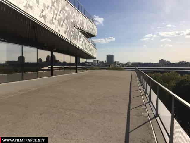 Panoramic Petit Salon terrace, modern design, ideal for networking events and receptions.