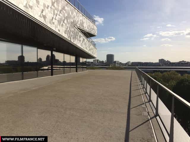 Panoramic Petit Salon terrace, modern design, ideal for networking events and receptions.