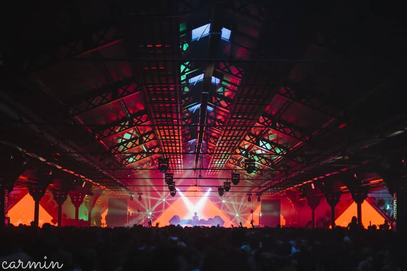 Pavilions at Parc Floral Paris, vibrant crowd and lights for concerts and corporate events