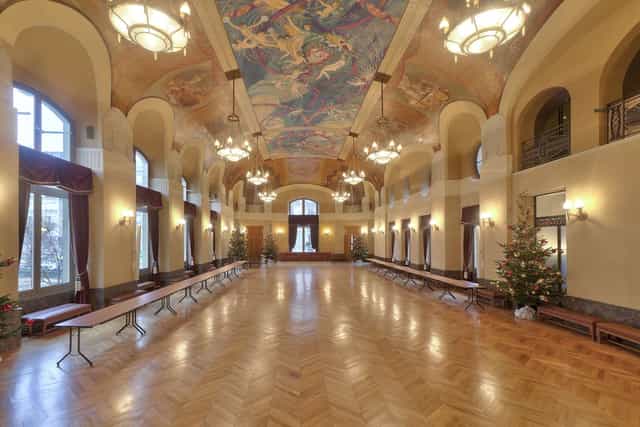 Elegant Birthday Hall in Paris, featuring high ceilings and perfect for upscale events.