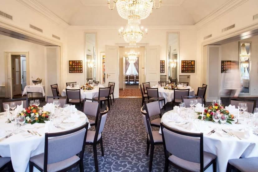 Private dining room at Belvoirpark Zürich, elegant setup for corporate meetings or private dinners.