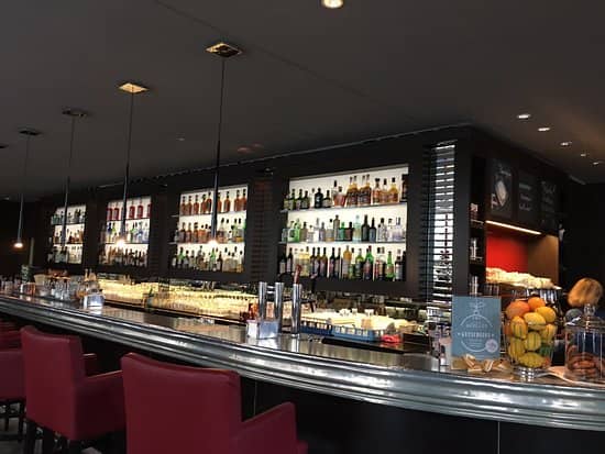 Sleek bar at Goethe Bar, perfect for networking events and social gatherings.