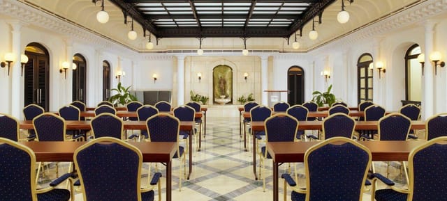 Elegant meeting space in The Westin Grand Berlin, ideal for corporate events and conferences.