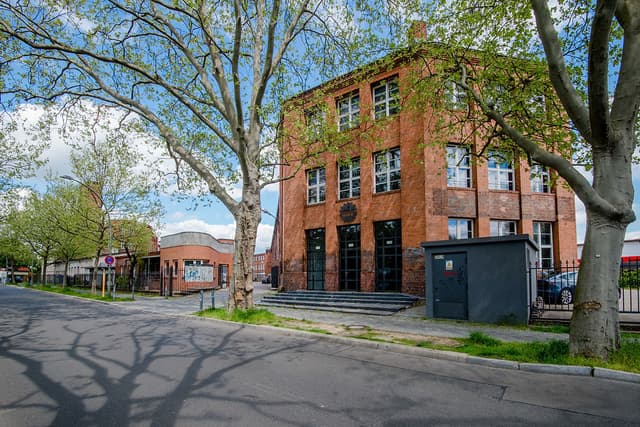 Studio 401-1